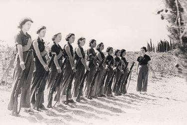 אימון נשים במשמר העמק לקראת מלחמת העצמאות